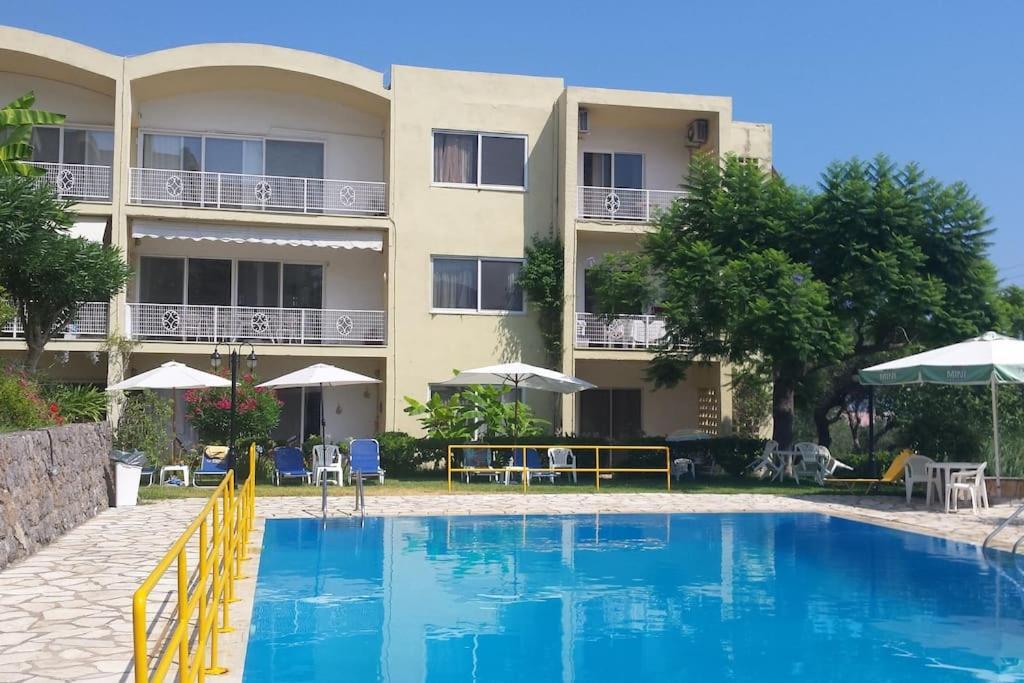 Sea View Apartment With Swimning Pool Mesongí Extérieur photo
